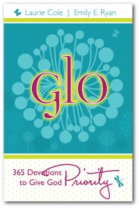 GLO: 365 DEVOTIONS TO GIVE GOD PRIORITY